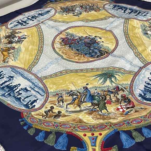 Hermès Silk Scarf with Historical Print - Picture 4 of 9
